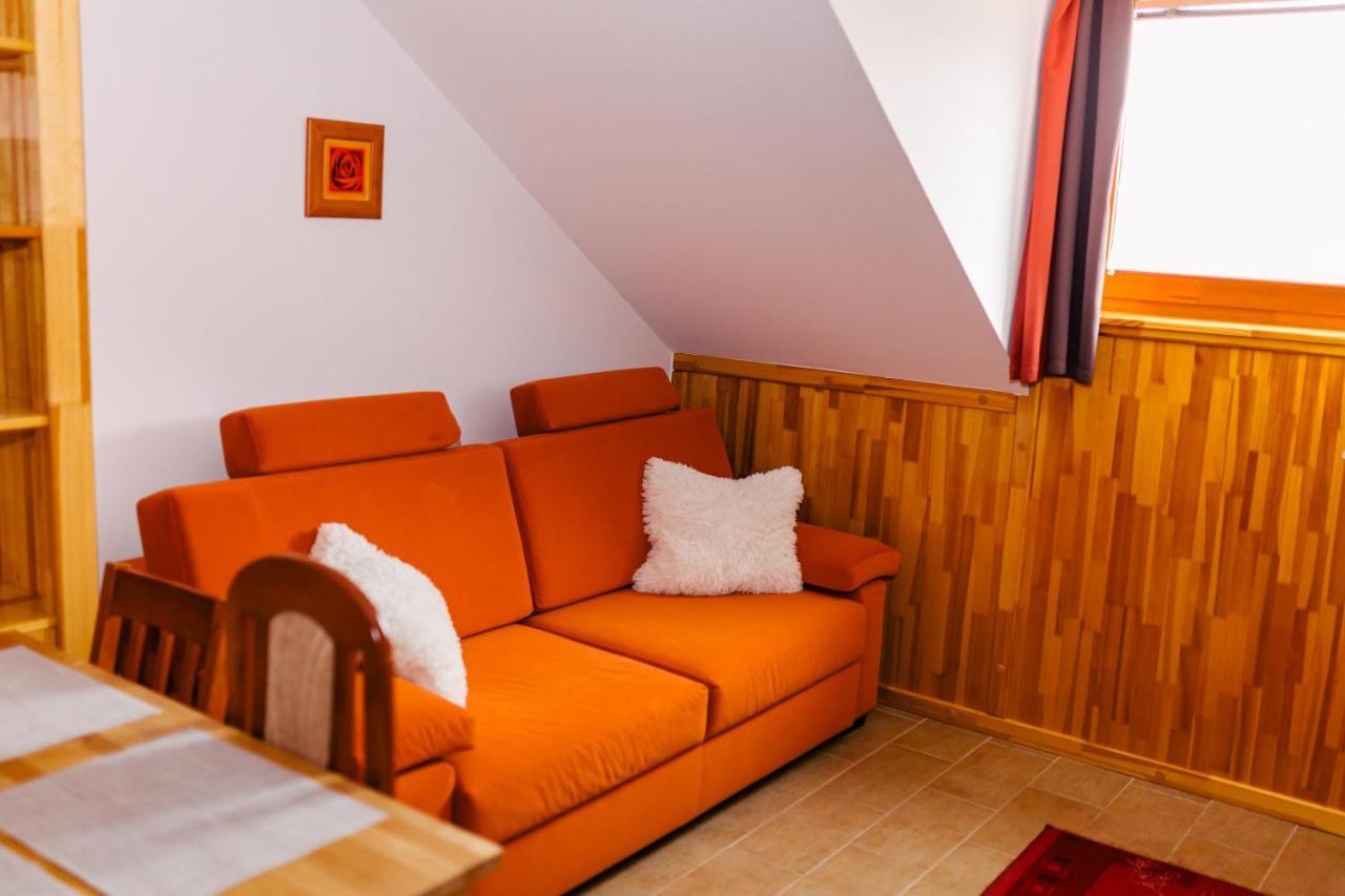 Niki Apartman Gyula Εξωτερικό φωτογραφία